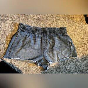 3/$25- No Boundaries Smocked Waist Shorts. Size: XL (15-17)